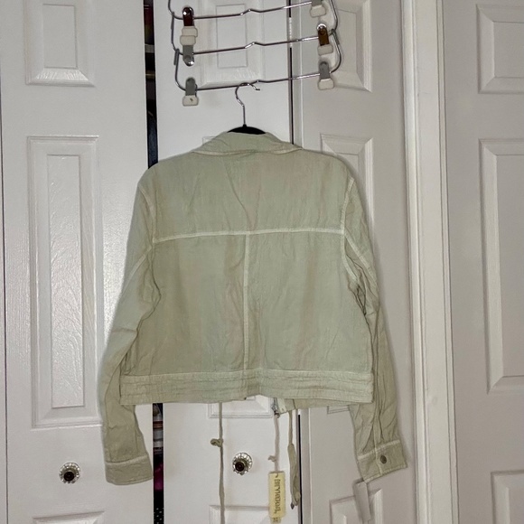 NWT Blank NYC Cropped Jacket in Light Mint Green - Picture 2 of 5